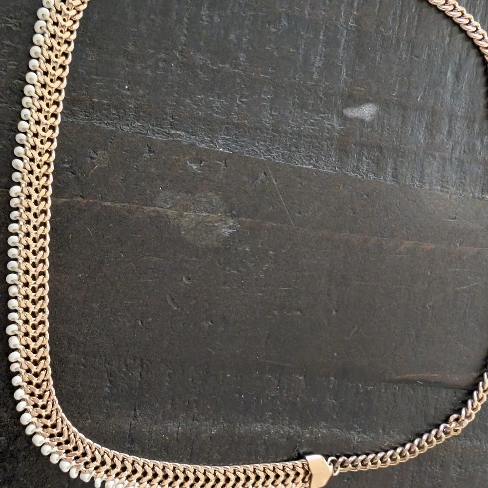 Elegant Fashion Jewelry Gold and White Necklace